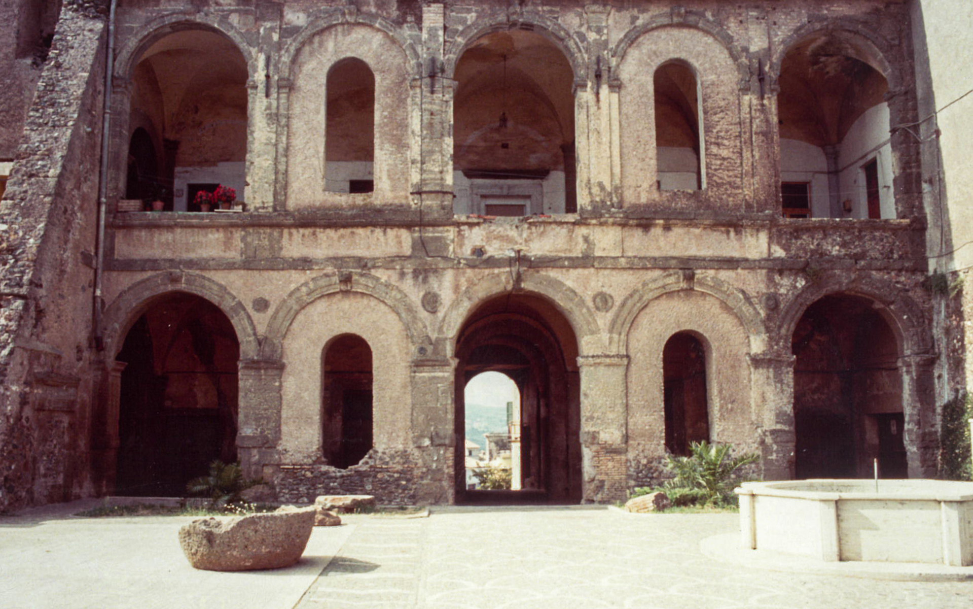 palazzaccio retro